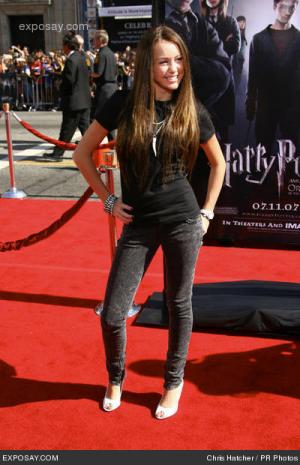 miley cyrus outfits. do u like miley cyrus outfits